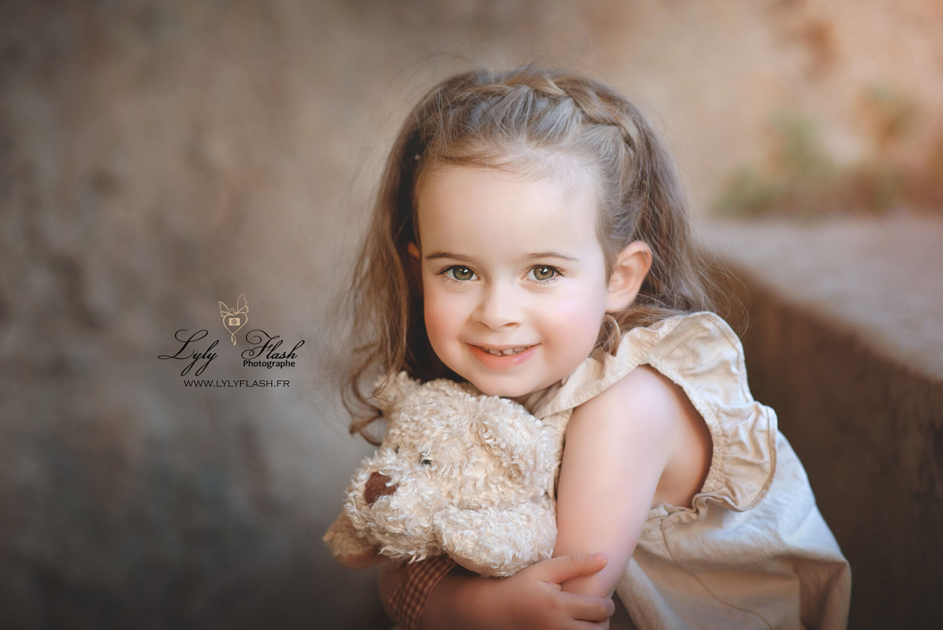 portrait enfant en extérieur dans le var