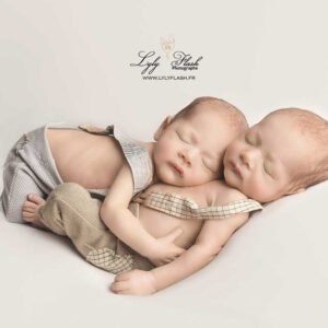 le newborn posing l'art de la mise en scène du nouveau-né