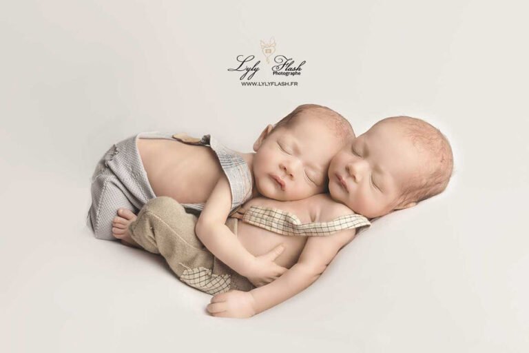 le newborn posing l'art de la mise en scène du nouveau-né