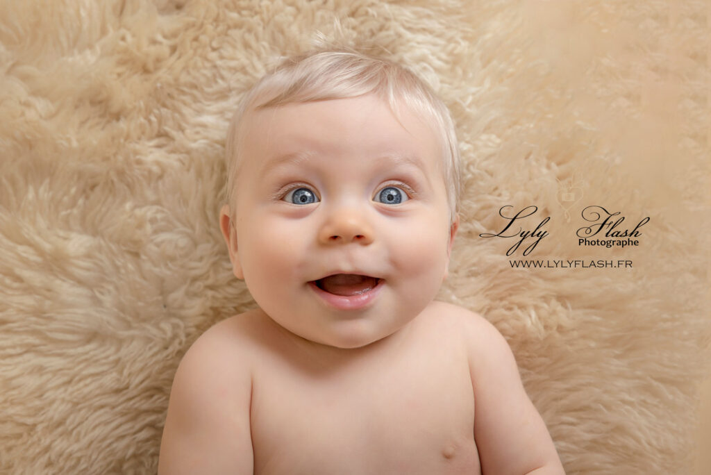 magnifique photo d un regard de bébé bleu ciel