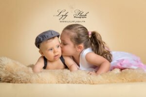 Quel beau moment de tendresse, une photo fille garçon