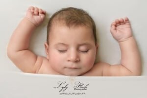 portrait bébé qui dort