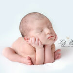 newborn posing froggy