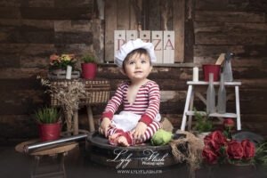 Une famille souhaite mettre e valeur la transmission familiale de l'art de la pizza depuis plusieurs génération, c'est donc avec le dernier bébé de la famille que la photographe a souhaitez transmettre ce message , photographe pour la pizzeria de Ginasservis