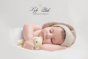 Meilleur studio photo du var pour des bébé heureux sur leurs photos a Marseille