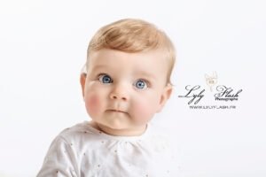 Magnifique portrait de bébé par la photographe studio Lyly flash Solliès-Pons