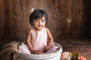 Magnifique portrait de bébé par la photographe studio Lyly flash Tanneron