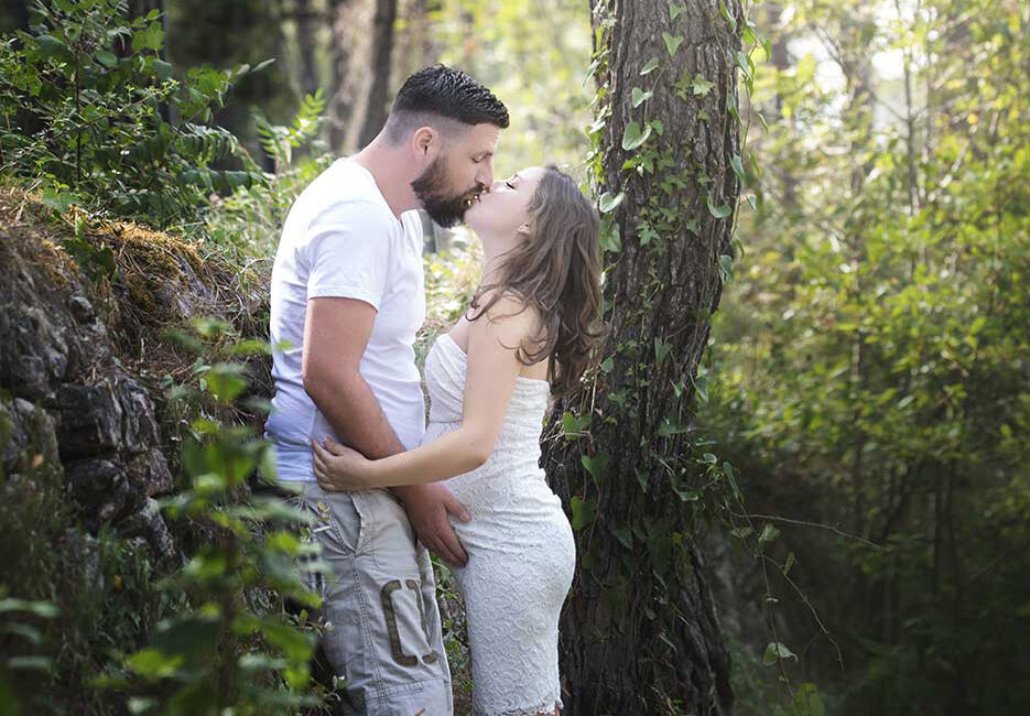 photo couple idée de pose en exterieur