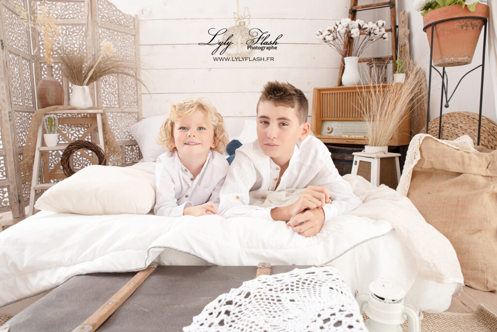 photo d'enfant comme a la maison a Brignoles