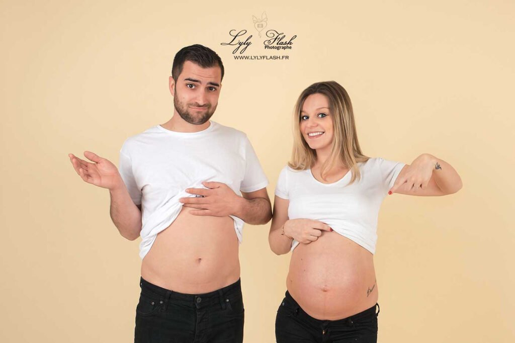 une photo drôle et pleine d'humour pour cette photo de grossesse