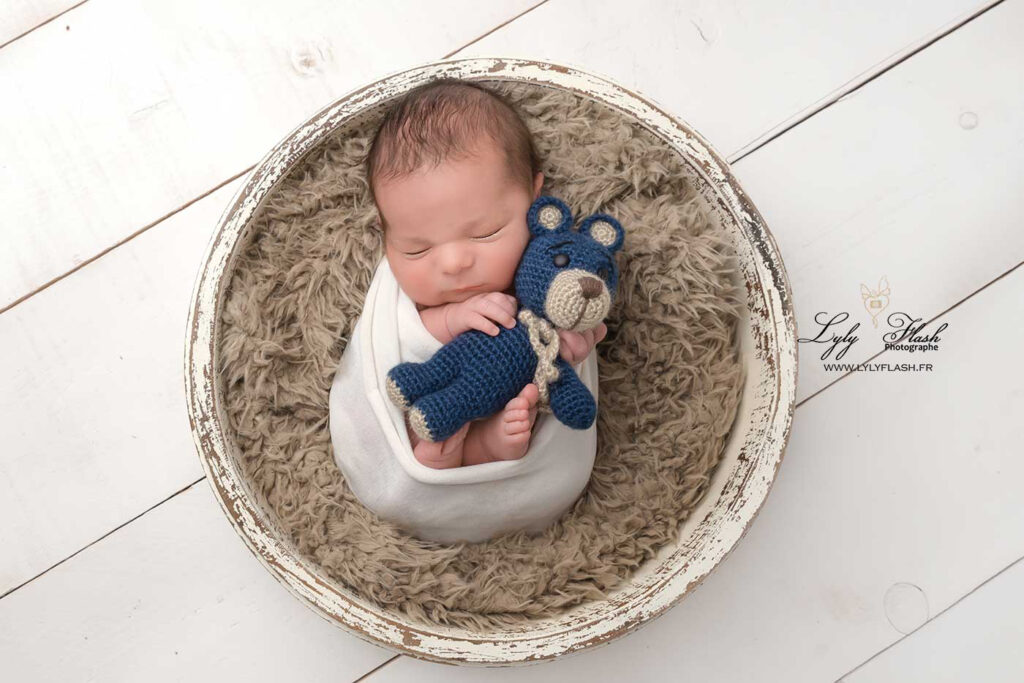 shooting nouveua-né Tourves emmaillotage sage femme bébé