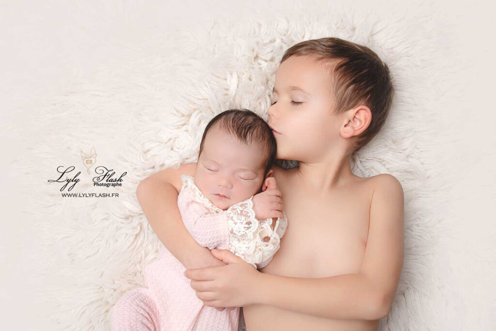 photo naissance avec frère et soeur