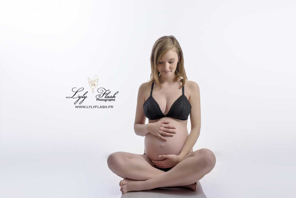 une belle grossesse grace a de beaux souvenir en photo studio dans le PACA