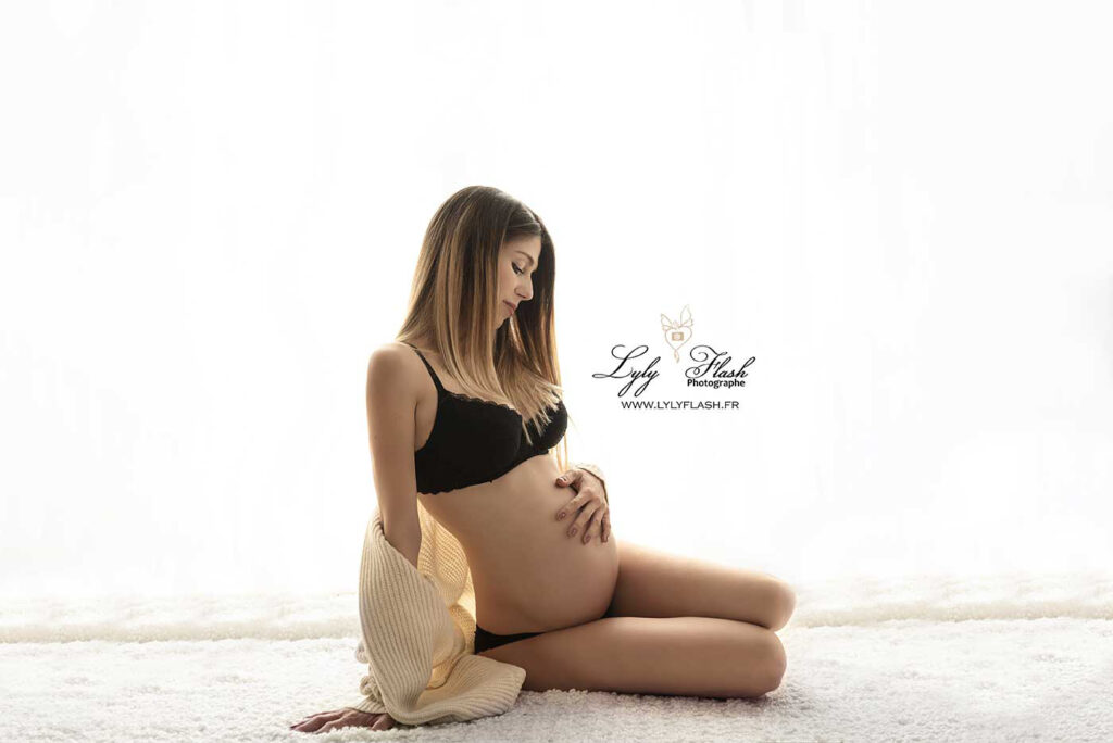 photo grossesse studio Cotignac