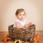 Portrait bébé par la photographe spécialise du shooting pour bébé de 1 a 24 mois Lyly flash près de Trigance