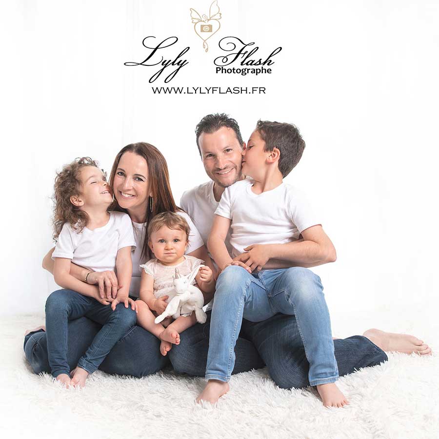 La séance photo en Famille sur Brignoles par la photographe Lyly FLash