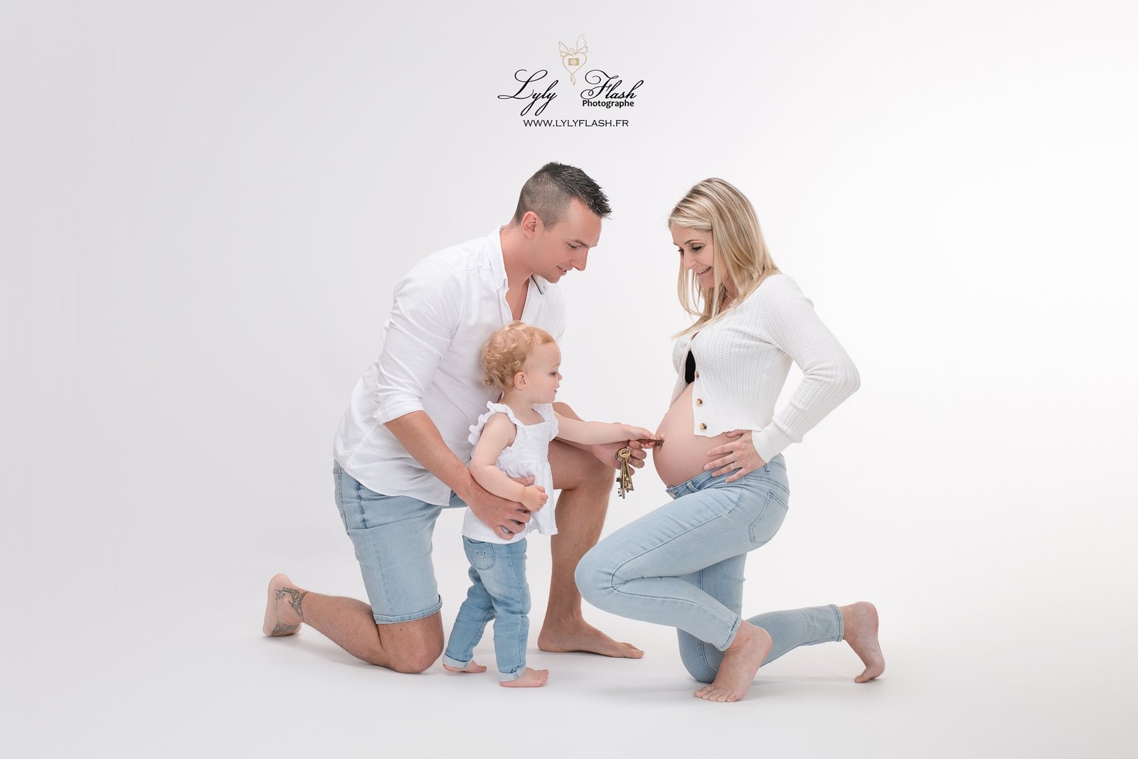 Portrait de grossesse avec un enfant