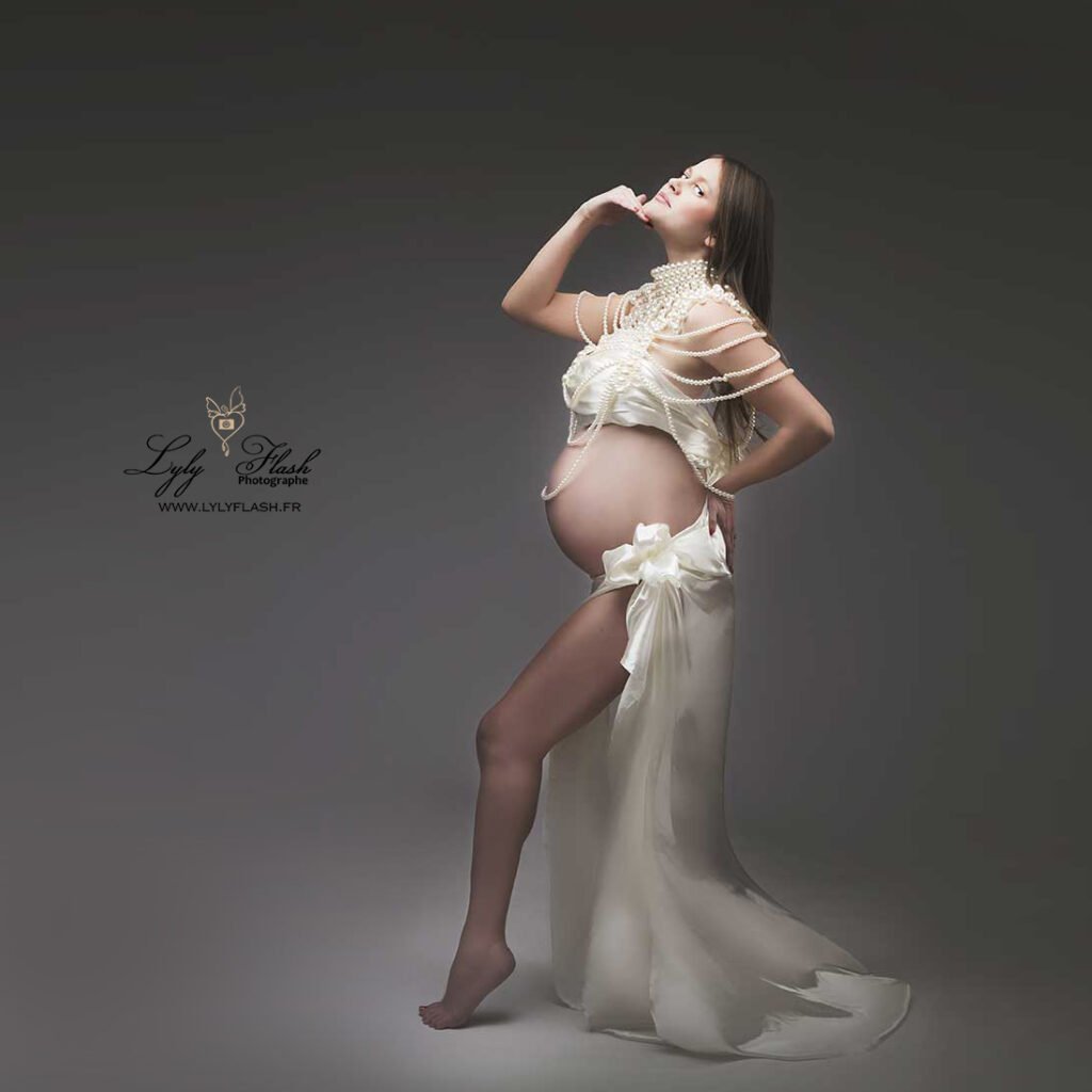 photo de grossesse avec une mise en beauté incroyable pour un souvenir unique