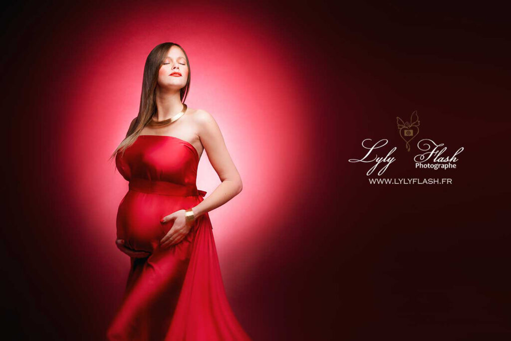Quand la future maman pose seule devant l objectif de la photographe elle rayonne