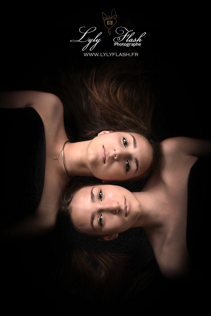 Adolescente posant dans un décor moderne pour un shooting photo inspiré des tendances Instagram
