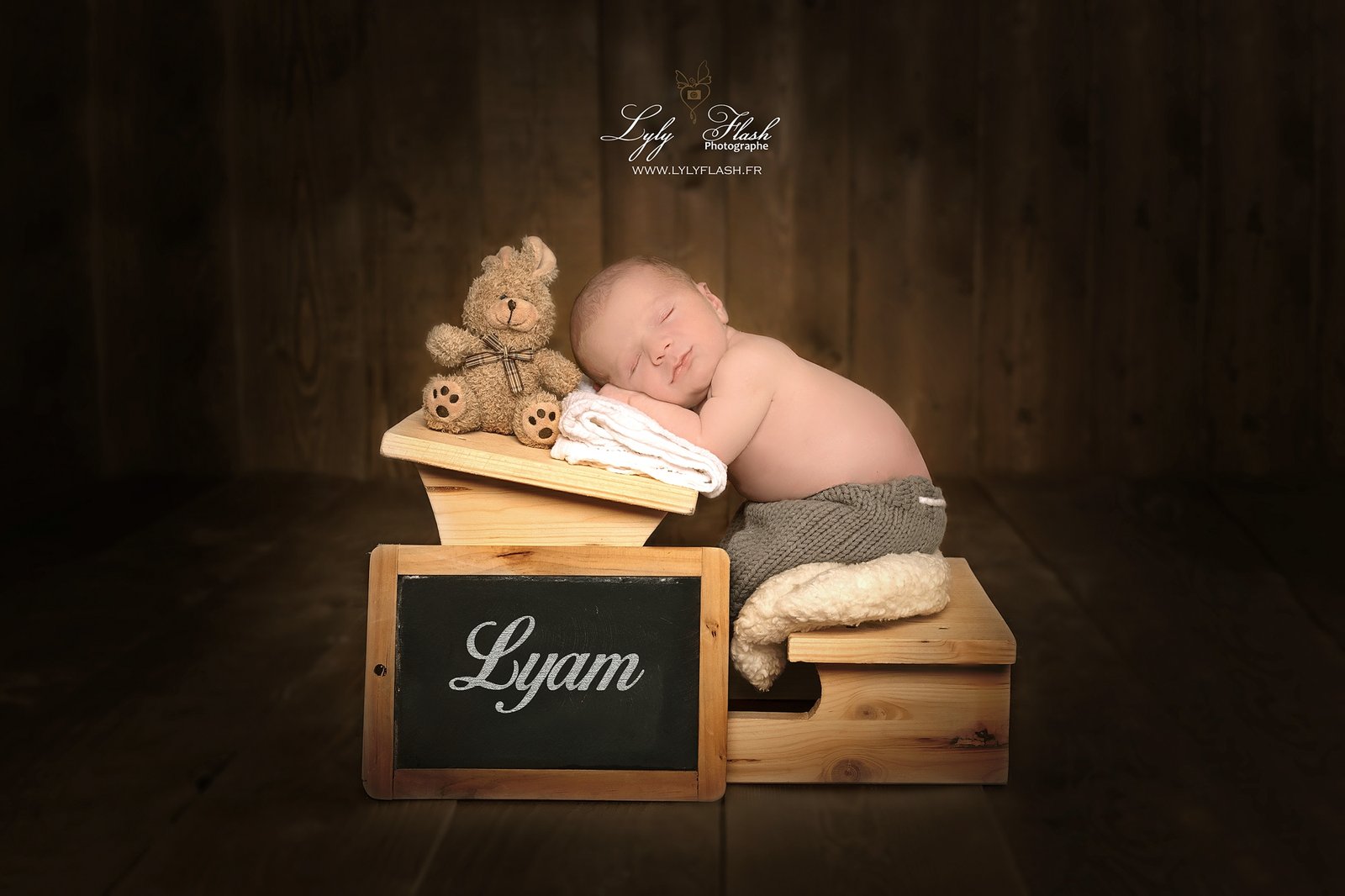 Photo de naissance inspiration idée artistique originale pour séance nouveau-né