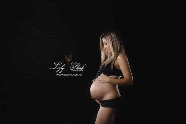 photo femme enceinte de profil