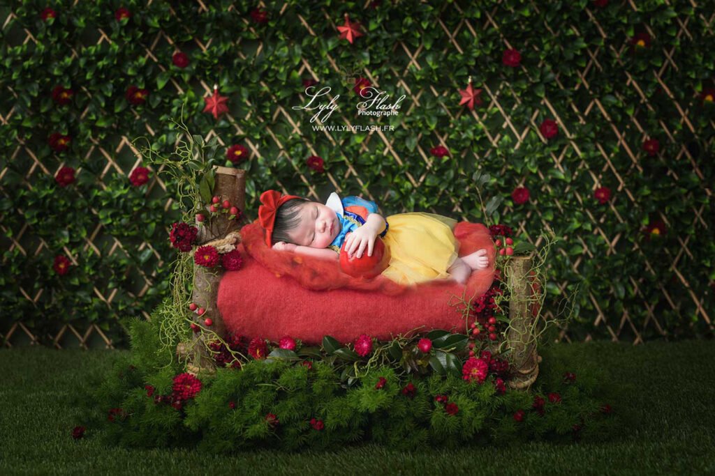 7 une petite fille dors dans un lit sur mesure magique