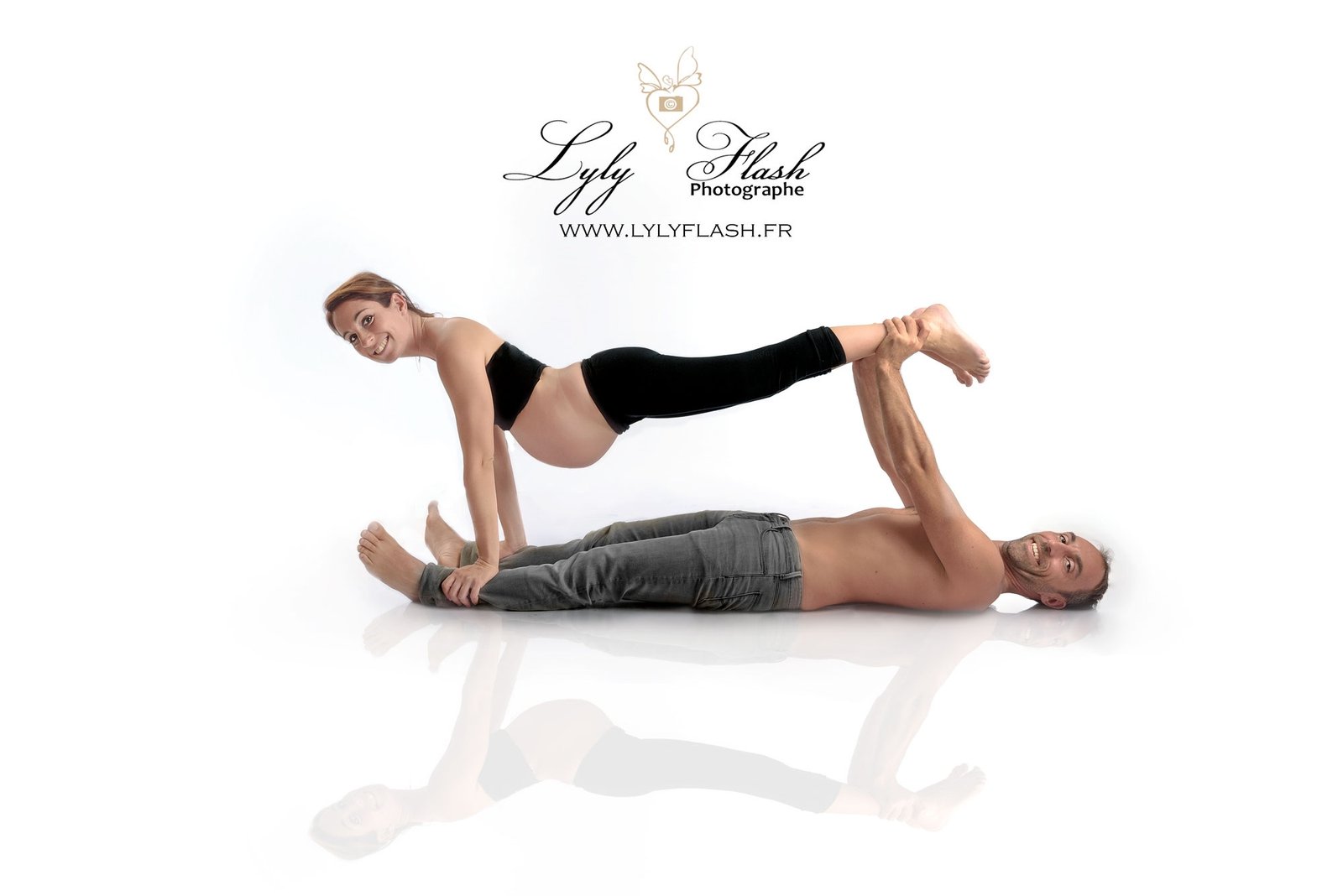 un couple en shooting photo grossesse Aix en Provence