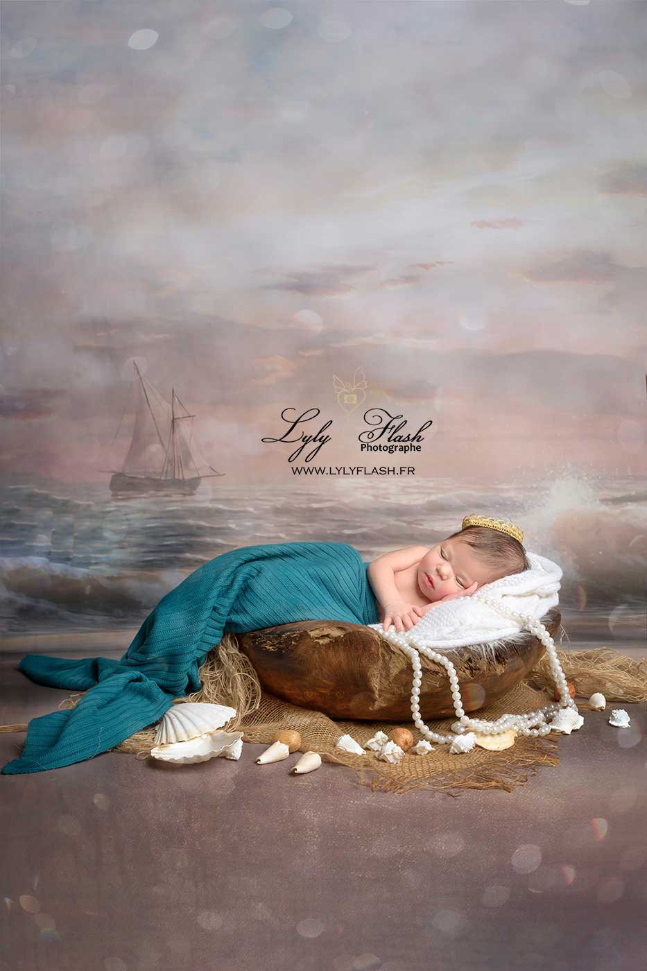Photo naissance artistique photographe bébé nouveau-né création originale près de Toulon
